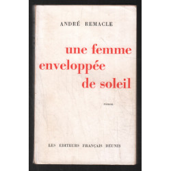 Une femme enveloppée de soleil